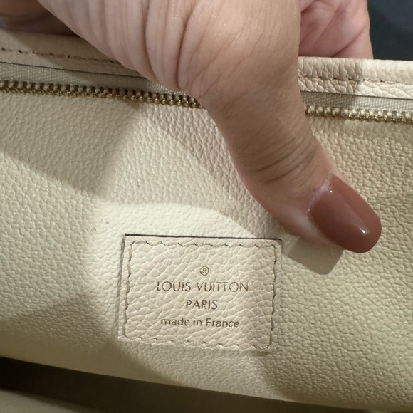 LOUIS VUITTON Creme Monogram Empreinte Leather Pool Poche Toilette 26 Pouch - Picture 6 of 7